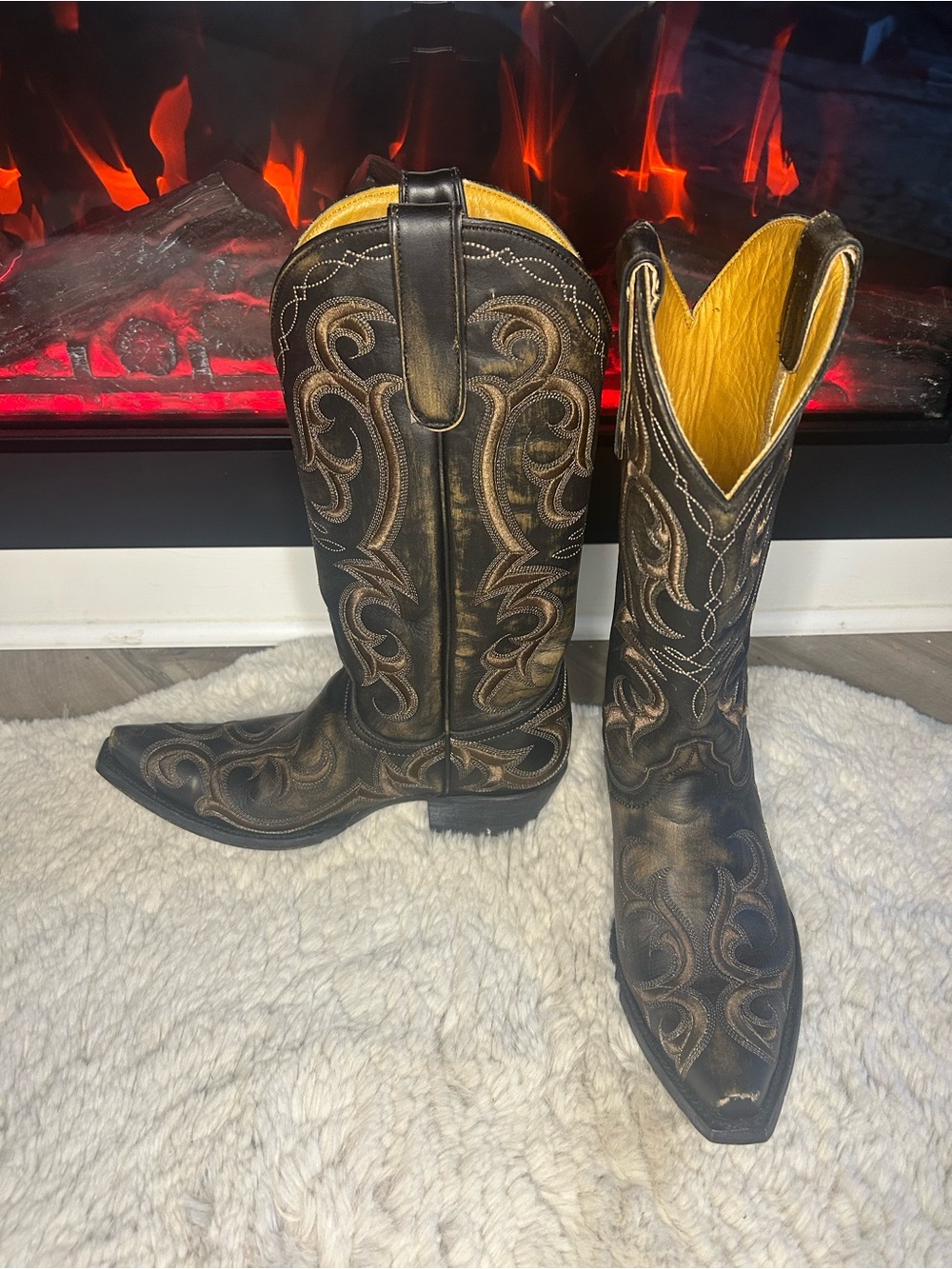 Old Gringo Cowboy Boots with gold stitching - Brown/Black Embroidered